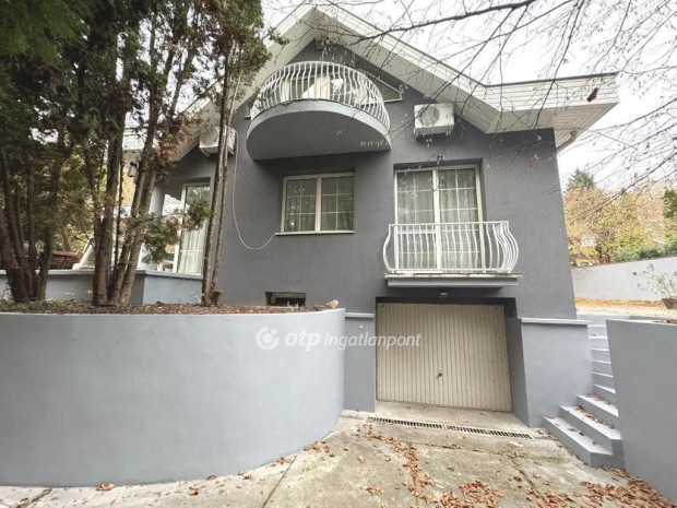 165 nm-es h�z elad� Tiszaf�red