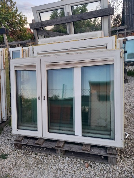 165x120 cm buk-nyl manyag  ablak