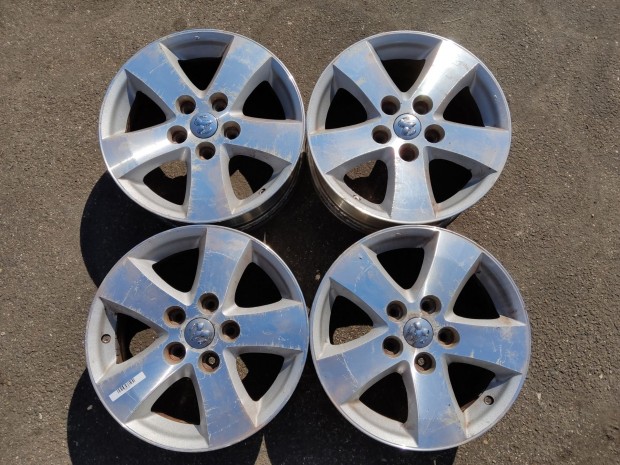 166226 Dodge Journey 6,5x17"-os alufelni garnitúra a képeken látható