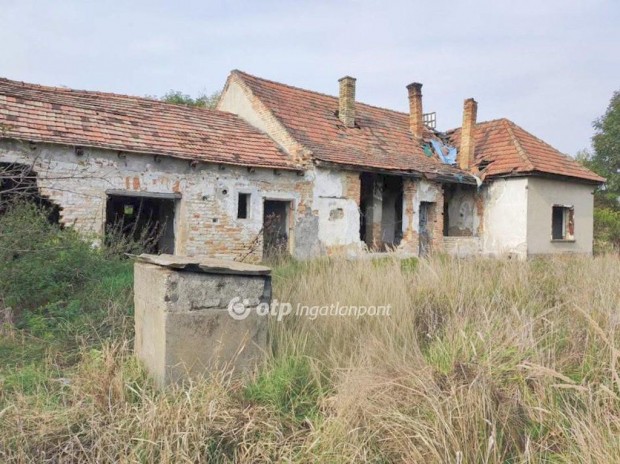 1662 nm-es telek elad� Gy�r