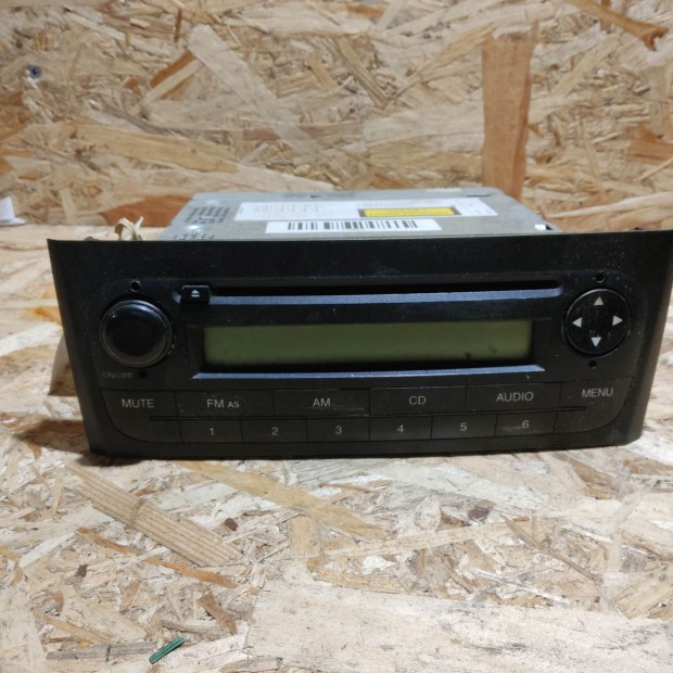 167153 Fiat Grande Punto 2005-2009 Grundig Cd-s rádió. Kód nincs