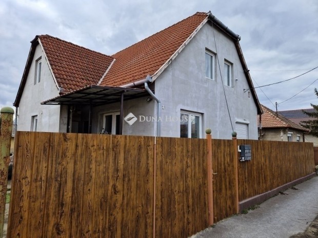 167 nm-es h�z elad� Monor