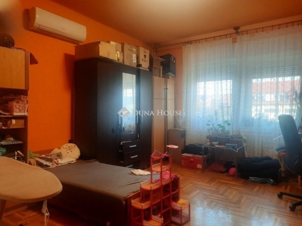 168 nm-es h�z elad� �jharty�n