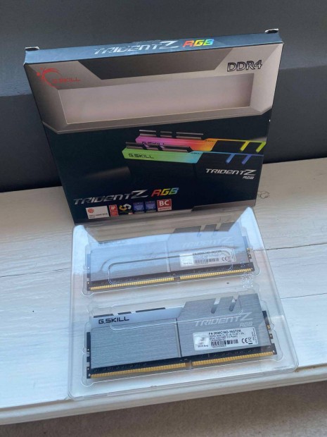 16GB Gskill Trident Z 3000MHZ DDR4 RAM