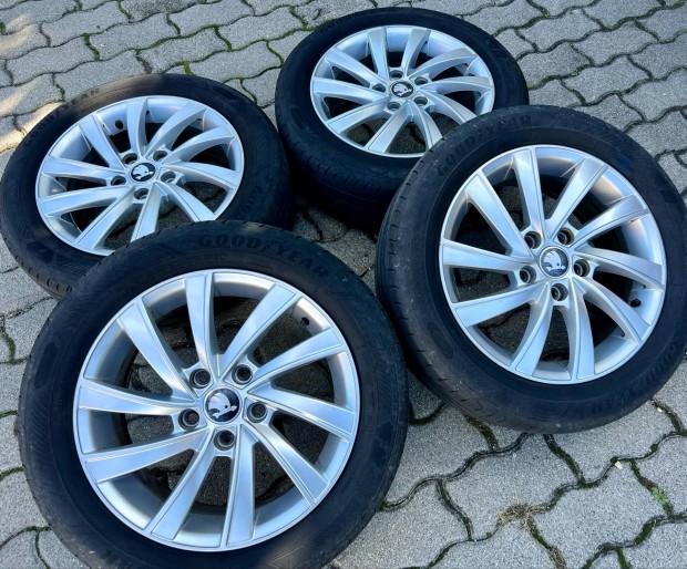 16 16" 5x112 Skoda alufelni felni 205/55 R16 Goodyear nyri gumi