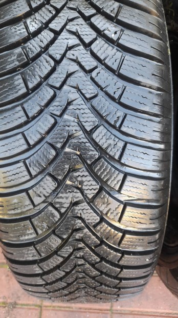 16 Ford lemez felni  tli gumival , gumi 215/60r16