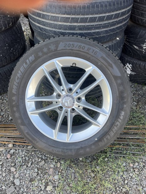 16 Mercedes A B C CLA V Vito alufelni jo Teligumikkal jeladó 5x112