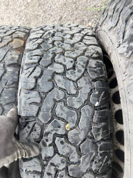 16 Vw T5 T6 236 70 16 Bfgoodrich terep gumi