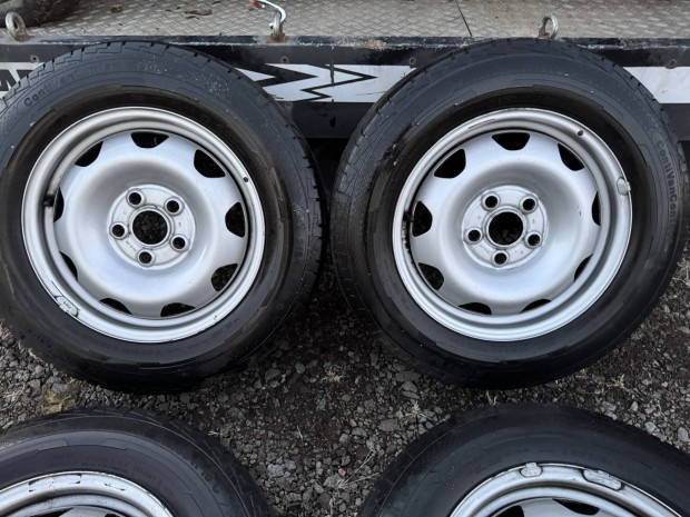 16 Vw Transporter T5 T6 lemezfelni 215 65 16 c Nyarigumi 