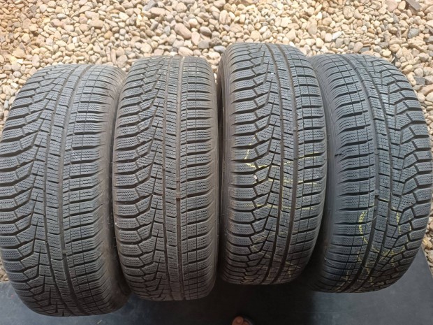 16" 205/60 Újszerű Hankook téli gumi+ 5x114,3 Toyota felni ela