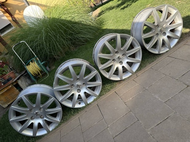 16" 4x108 7J ET32 Peugeot 308 alufelni eladó! Gumival is!