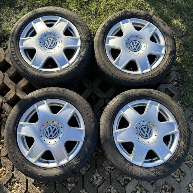 16" 5x100 6,5J ET42 Volkswagen alufelni elad! Gumival is!