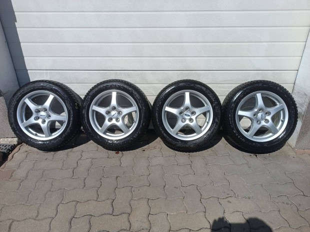 16" 5x108 Ford alufelni téli gumival eladó!