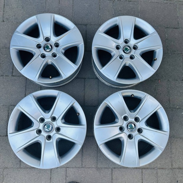 16" 5x112 6,5J ET50 Skoda, VW alufelni eladó! Gumival is!