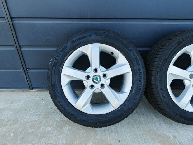 16" 5x112 Skoda gyári alufelni szett új gumikkal!