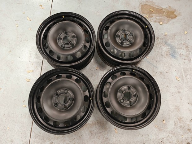 16" 5x112 VW, Audi, Seat, Skoda lemezfelni szett tligumikkal!