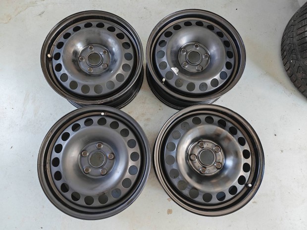 16" 5x112 VW gyári lemezfelni szett!