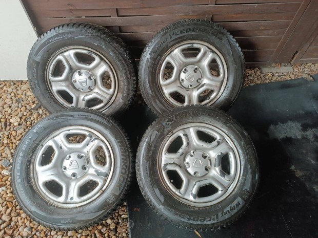 16" 5x114,3 Gyri Dacia Duster lemezfelni+ tli gumi elad!