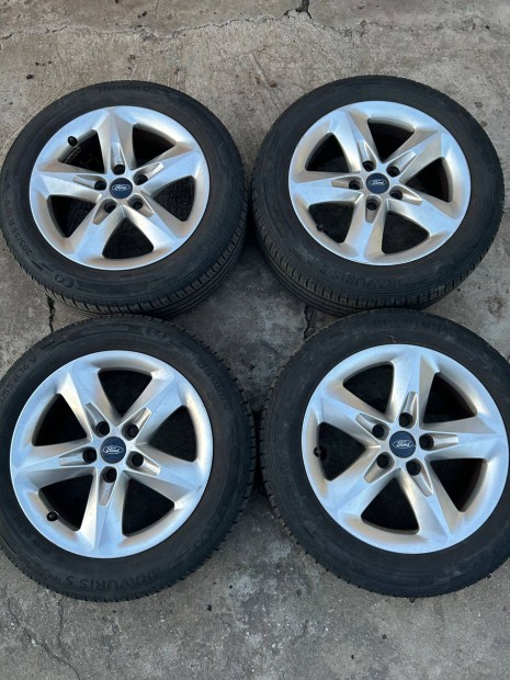 16" Ford Focus, C-max alufelni 205/55 R16 nyrigumival