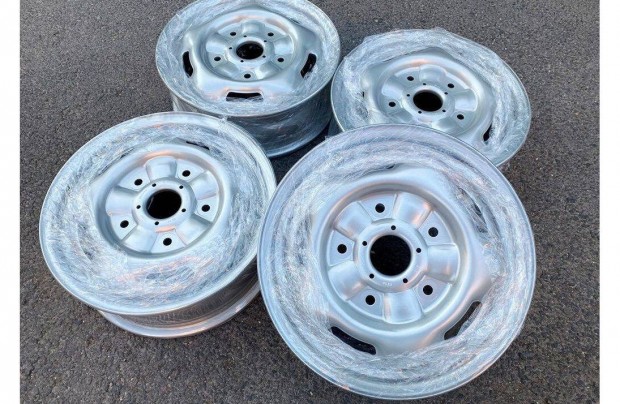 16" Ford Tranzit lemezfelni 5x160 fel�j�tott felni