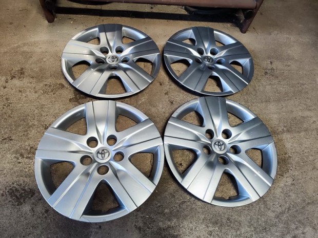 16" Gyri Toyota Dsztrcsa 90Garage