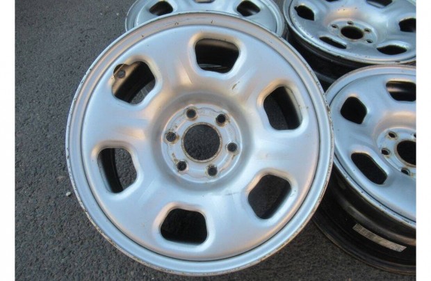 16" Nissan Navara lemezfelni 6x114.3 terepjr pick up felni