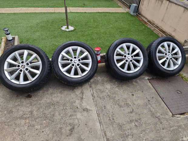 16" Skoda 5x112 alufelni szett Dunlop nyári gumikkal eladó!