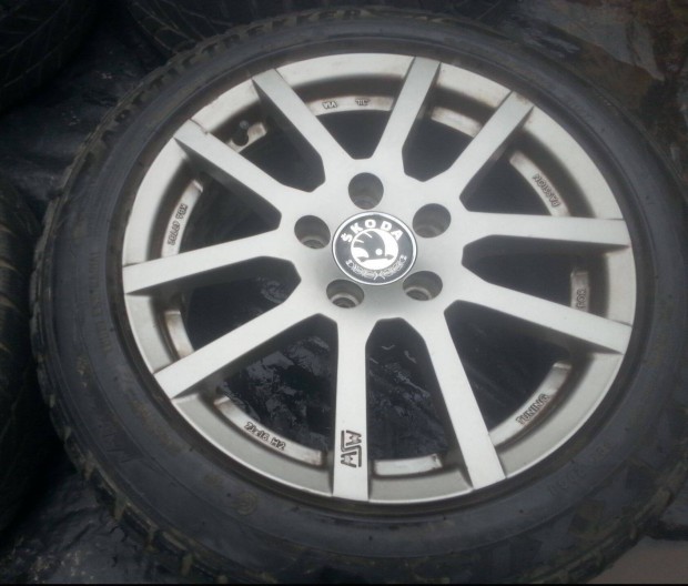 16" Skoda Octvia alufelni 205/55 Maxxis tli gumival