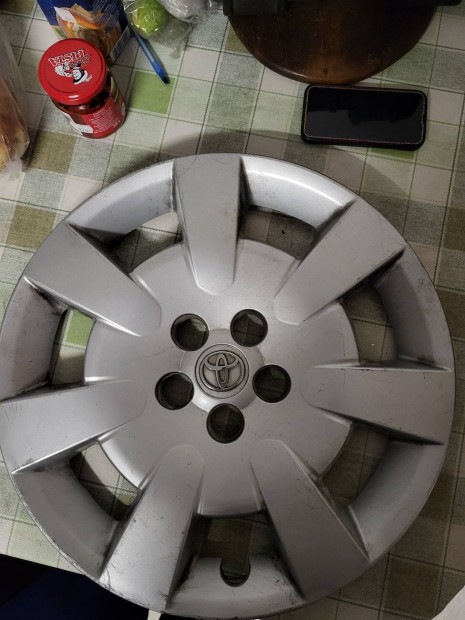 16" Toyota dísztárcsa eladó.