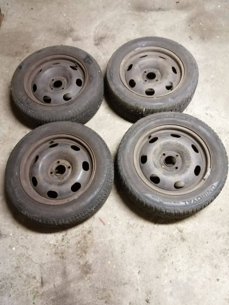 16" acélfelni 215/55 téli gumikkal eladó
