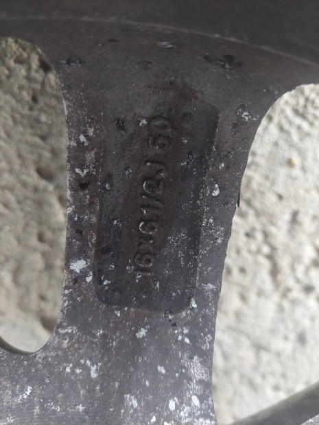 16" gyri mazda tli garnitra 