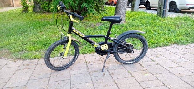 16" gyerek kerékpár Btwin dark hero 500 decathlon