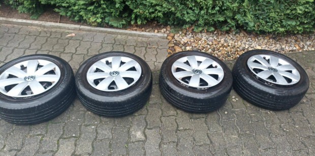 16" hasznlt VW felni gumikkal, gyri dsztrcskkal