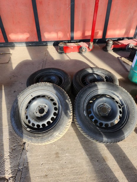 16"-os Audi téli kerékgarnitura.