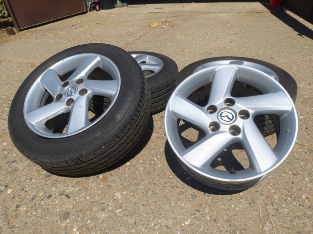 16"-os Mazda 6 alufelni 205/55R16 nyári gumival