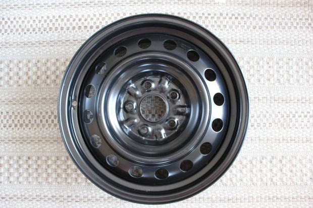 16"-os Toyota Auris lemezfelni eladó