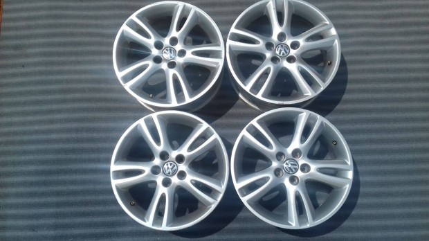 16 col 5x100 gyári Skoda Vw Seat alufelni garnitúra