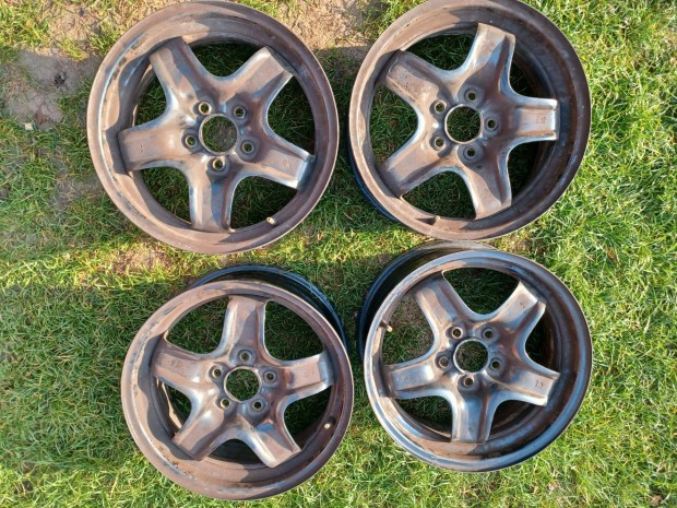 16 col 5x110 gyri GM lemezfelni Opel Alfa Fiat struktur felni