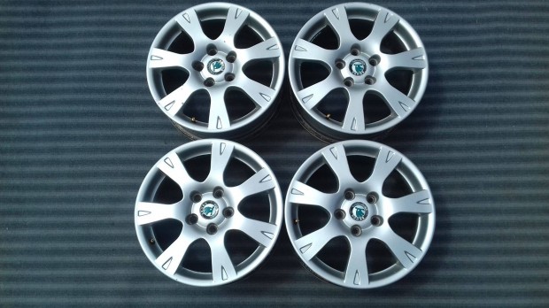 16 col 5x112 gyári Skoda alufelni garnitúra