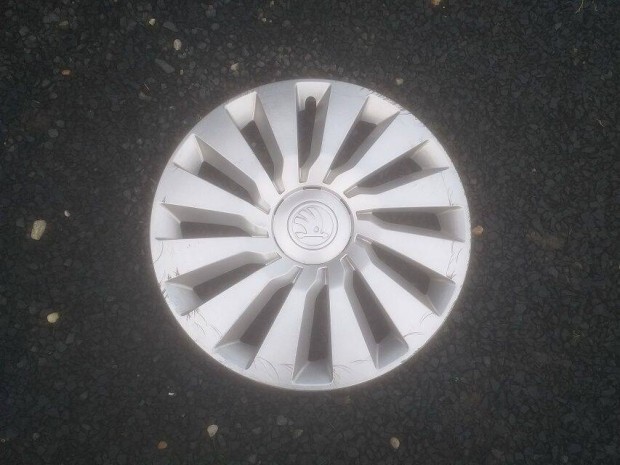 16 coll Skoda Octavia gyári dísztárcsa