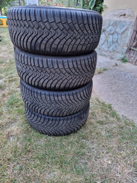 16 colos Falken tligumi 225/55 R16 garnitra jszer llapotban