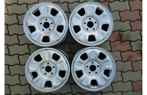 16-os Dcia Duster lemezfelni j llapotban elad