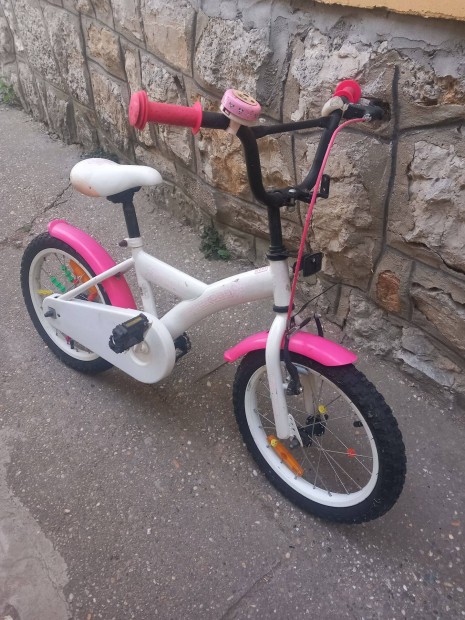 16 os Kislány Bicigli