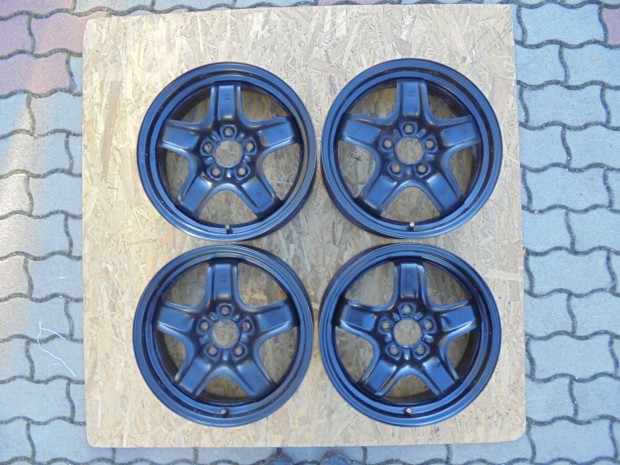 16-os Opel gyri lemezfelni dsztrcsval elad