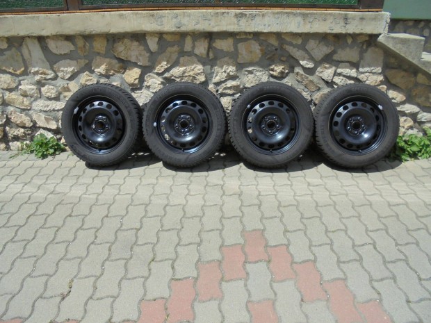 16-os Vw Lemezfelni ( 205/55-s tli gumival ) elad