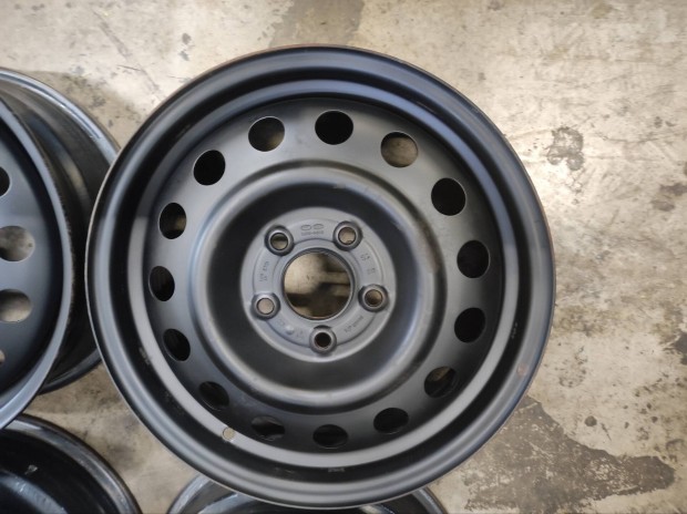 16os Hyundai, Mazda, Kia lemezfelni