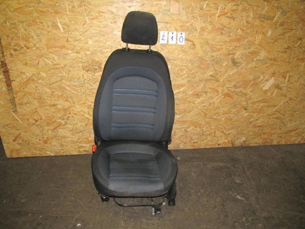 170606 Fiat Punto Evo bal első, szövet ülés
