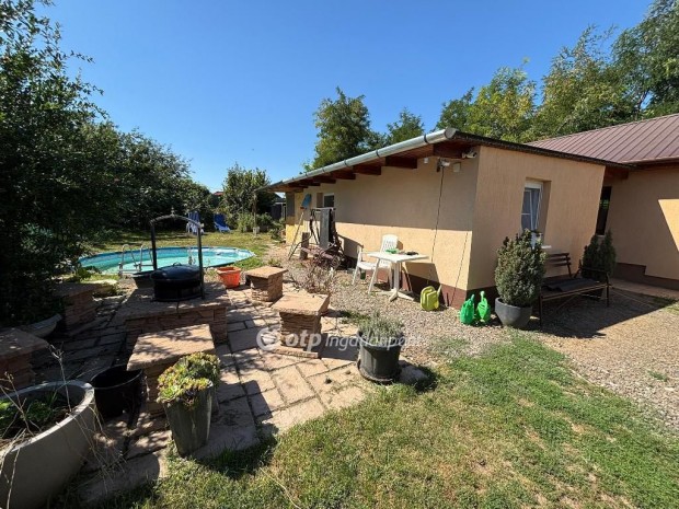 170 nm-es h�z elad� Hajd�b�sz�rm�ny