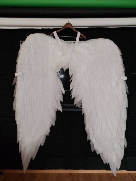 170cm �leth�, mozg� angyalsz�rnyak fot�z�sra 