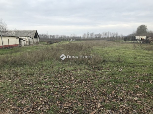 1718 nm-es telek elad� R�ckereszt�r